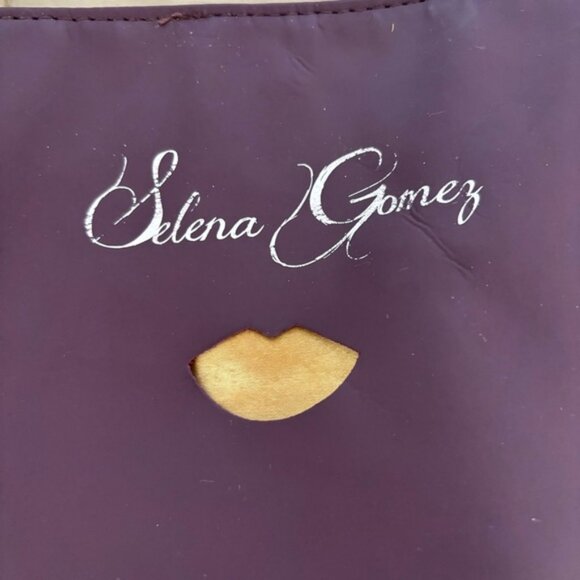 👛 (ANY 2/$20) SELENA GOMEZ Tote Bag Lip Shaped Cutouts - Picture 6 of 8